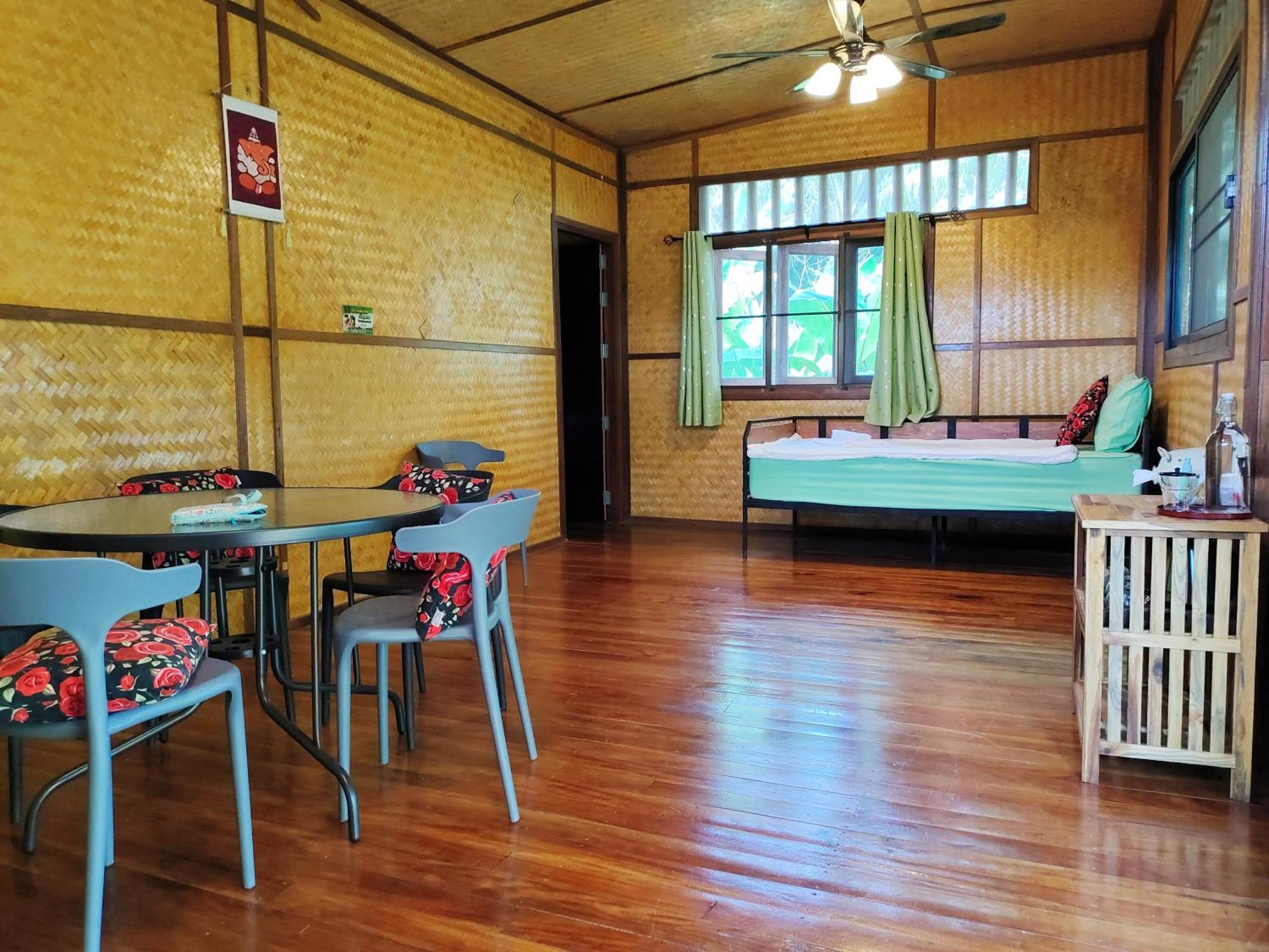 Bansuanphutarn Hotel Ban Pha Saeng Lang Екстериор снимка
